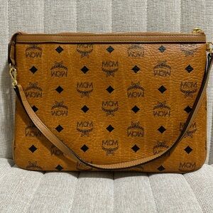 MCM Pouch in Visetos Classic
